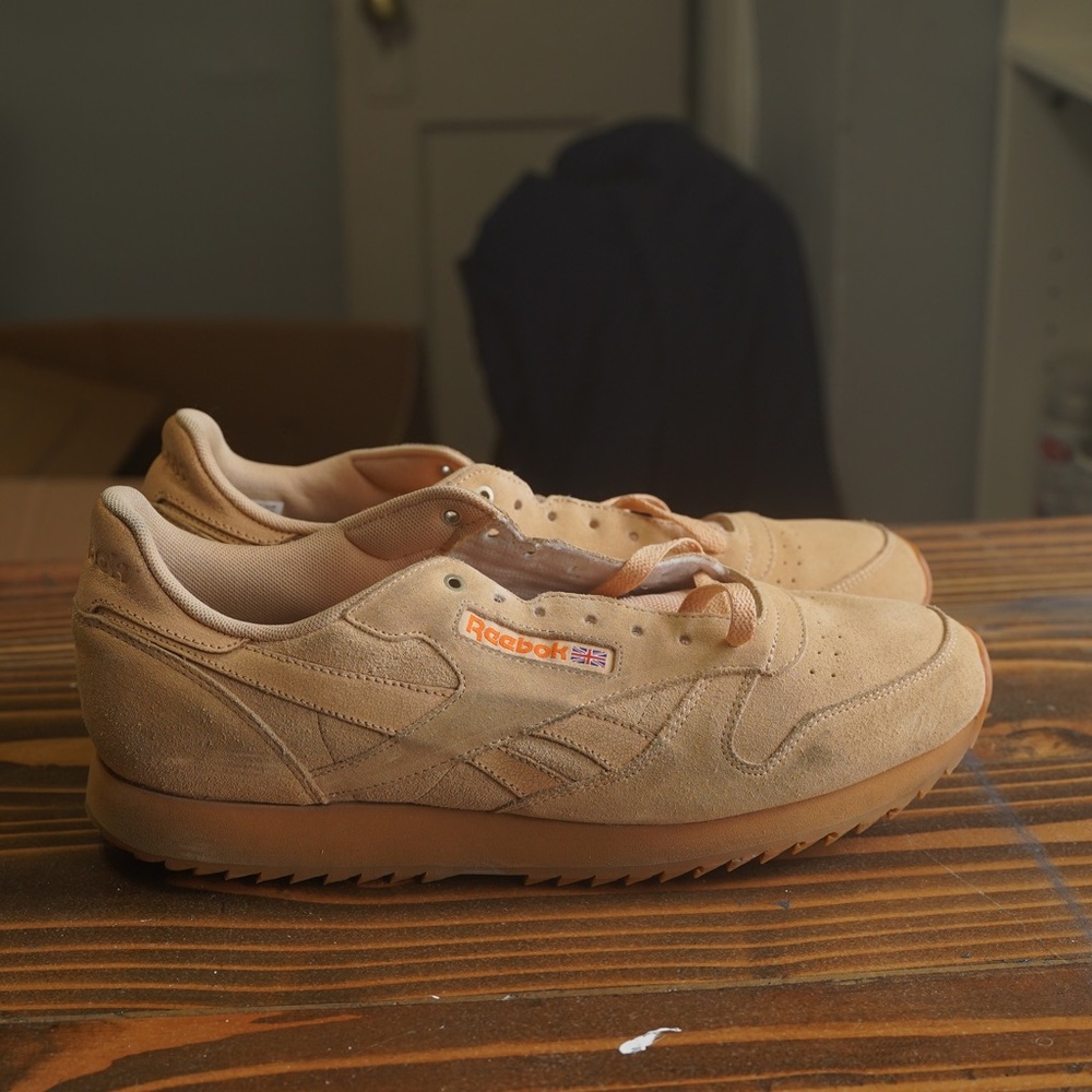Tan Reebok Classic - Picture 4 of 10